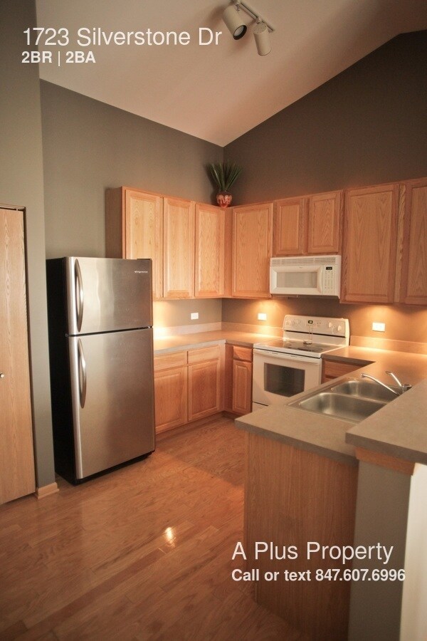 Foto del edificio - 1723 Silverstone Dr