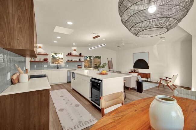Foto del edificio - 1606 Rutland Dr