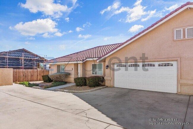 Building Photo - 16201 Viho Rd