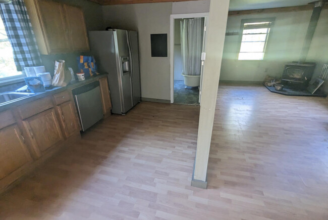 Building Photo - 458 Carding Machine Rd