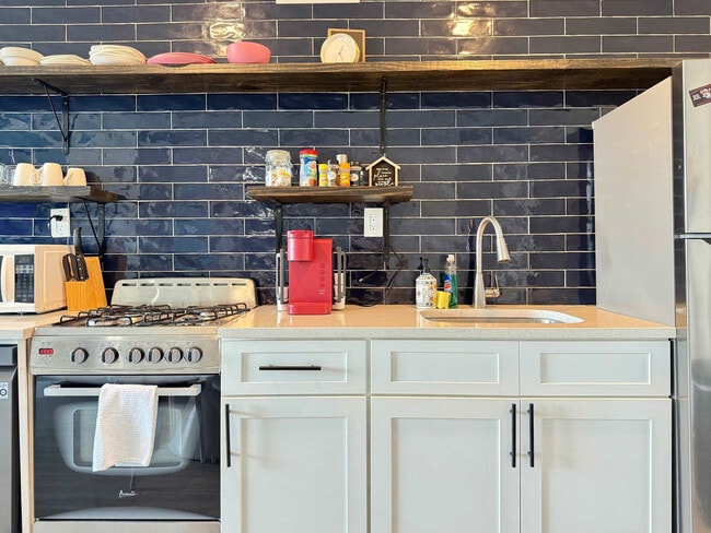 Building Photo - 215 Piedmont Ave NE