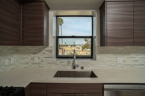 Foto del edificio - 4364 McLaughlin Ave