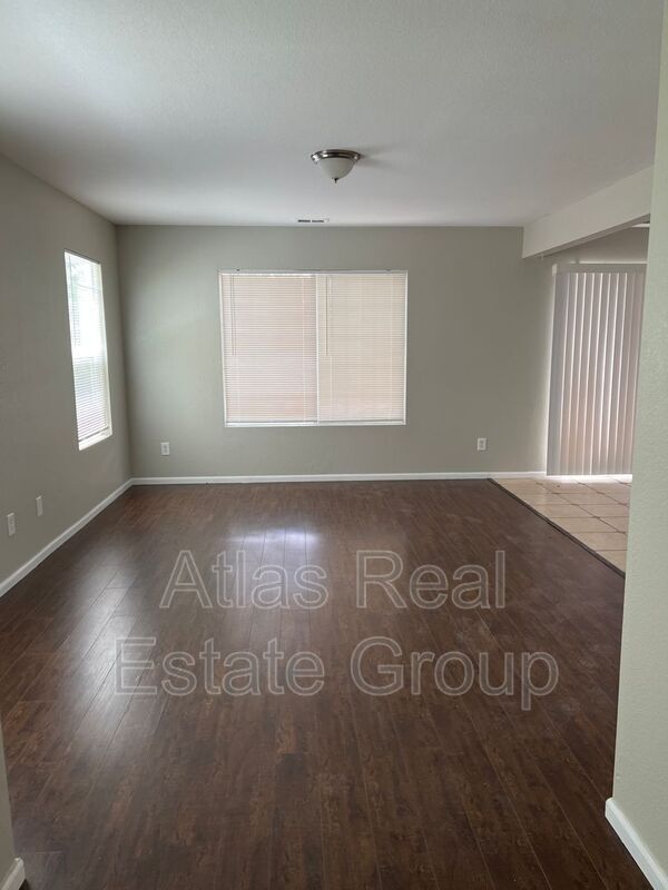 Building Photo - 5563 Ensenada St