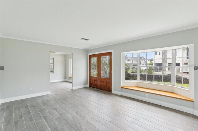 Foto del edificio - 8706 Elmwood Ln
