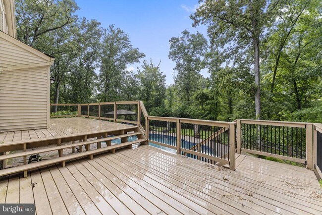 Foto del edificio - 901 Holly Creek Dr