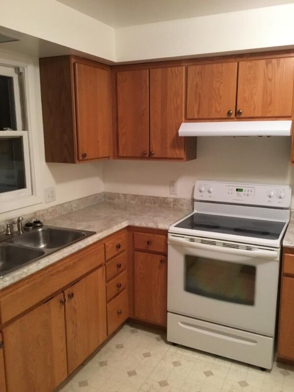 1005 W Kaye Ave Unit A, Marquette, MI 49855 Room for Rent in
