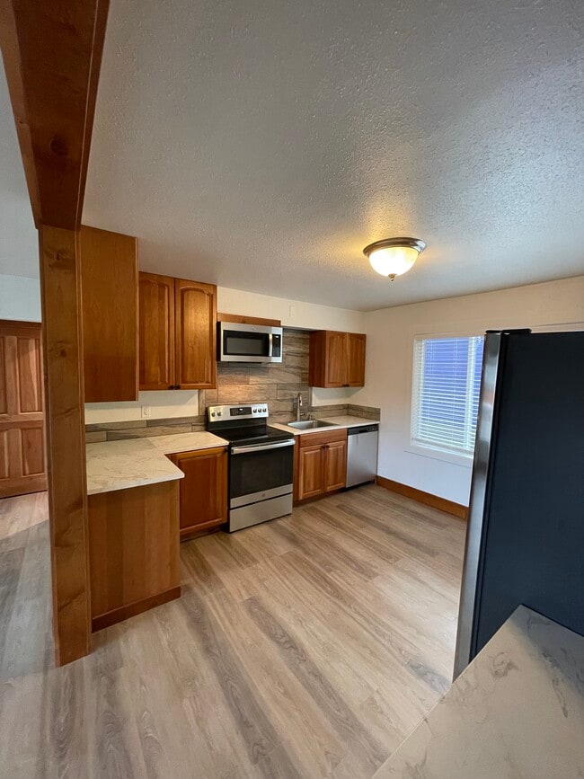 Building Photo - 1204 W Story St