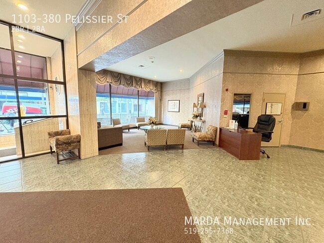 Building Photo - DOWNTOWN LUXURY LIVING - UPDATED 2 BED 2 B...