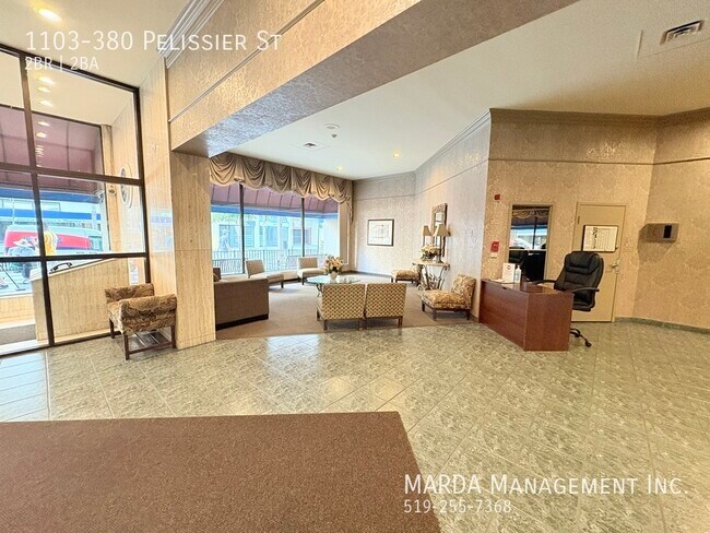 Photo du bâtiment - DOWNTOWN LUXURY LIVING - UPDATED 2 BED 2 B...