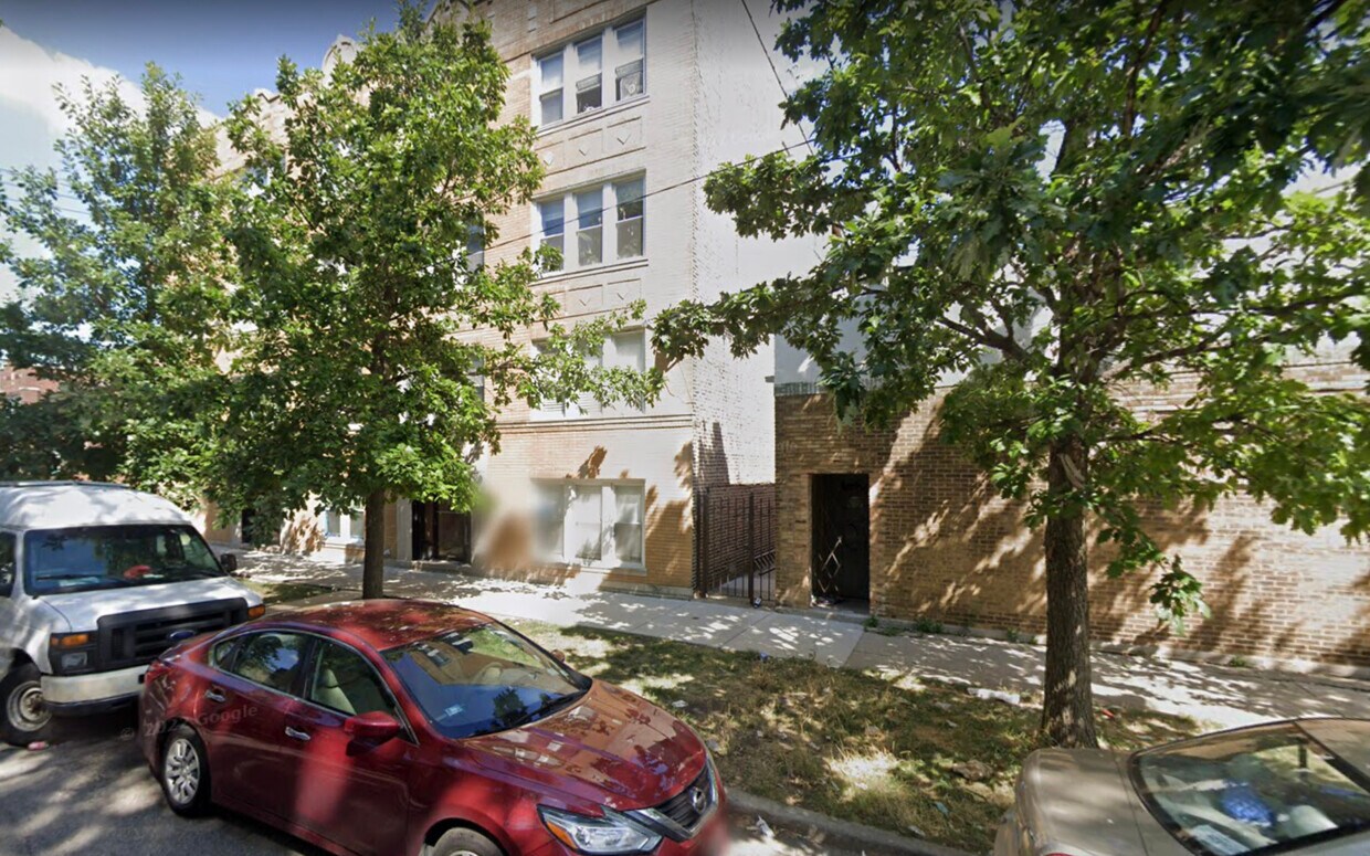 Foto principal - 4006 W Nelson St