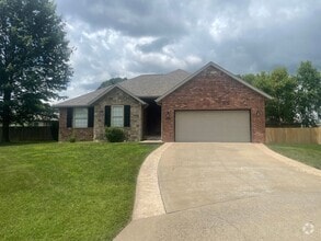 Building Photo - 772 E Weller Ct
