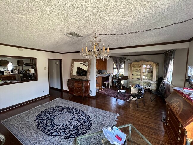 Foto del edificio - 1618 Glendon Ave