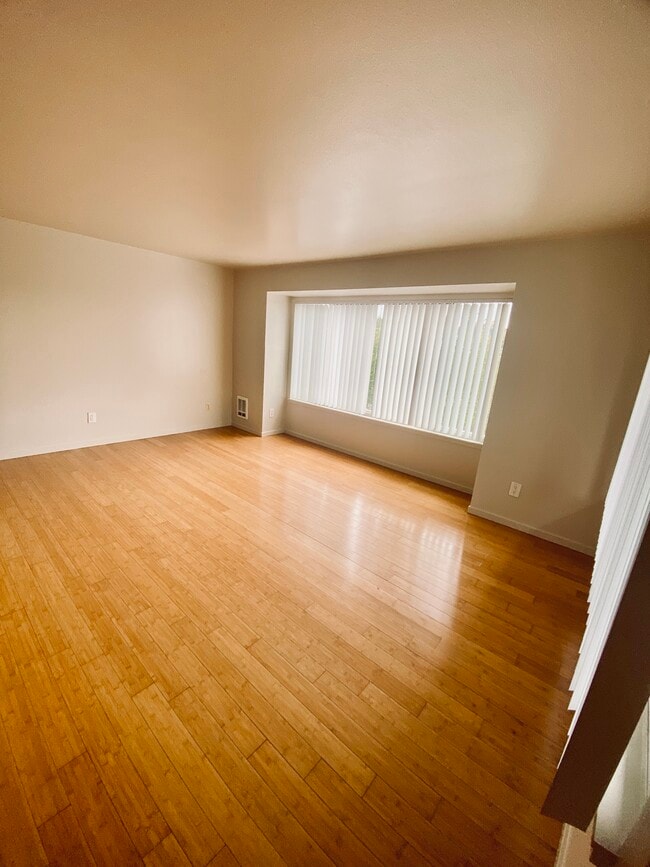 Building Photo - Zen Condo Homes