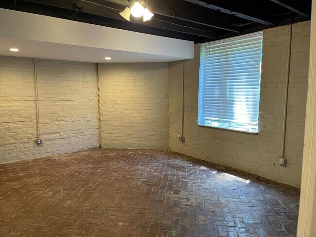 Bedroom - 146 Hurt St NE