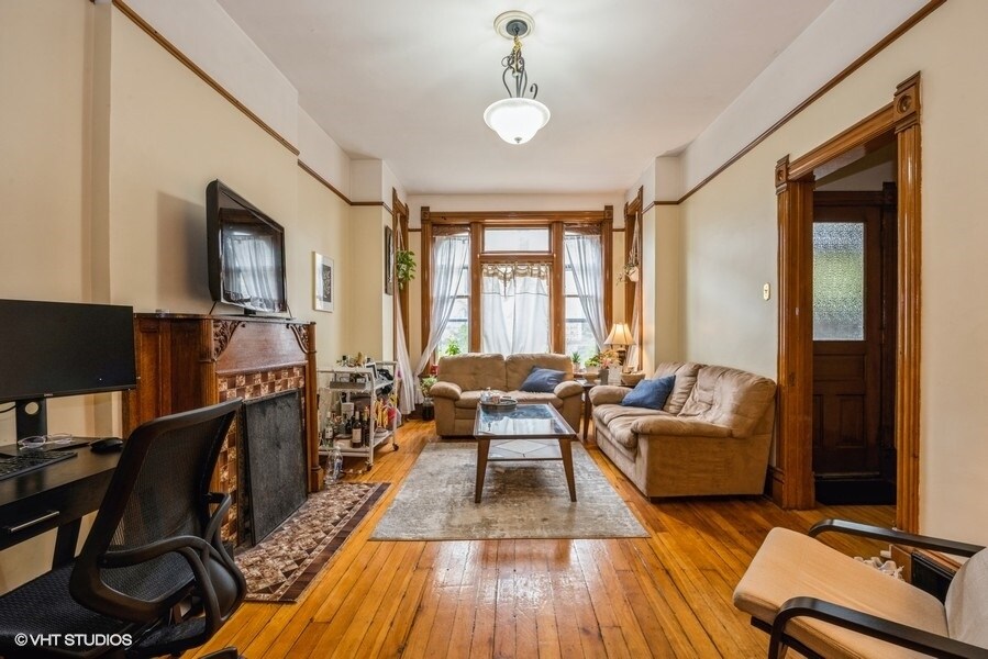 Foto principal - 716 W Briar Pl