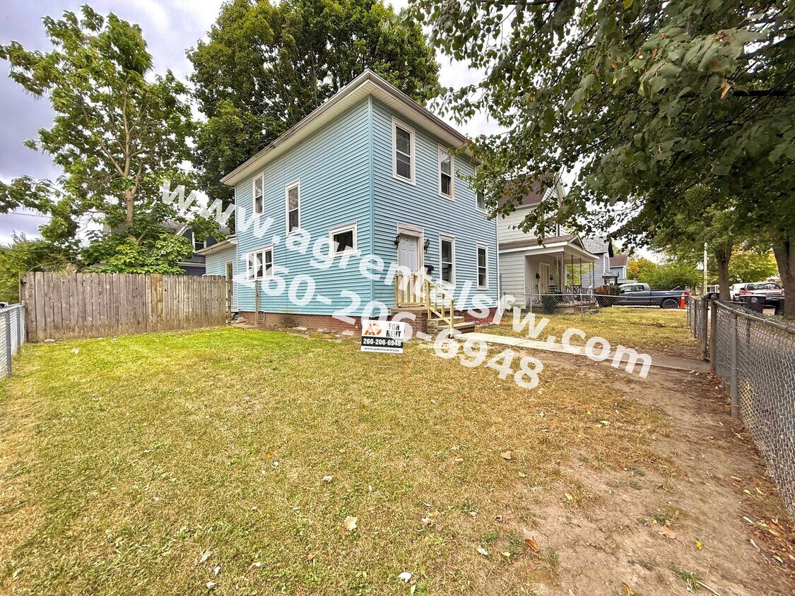 Primary Photo - 3 Bedroom House