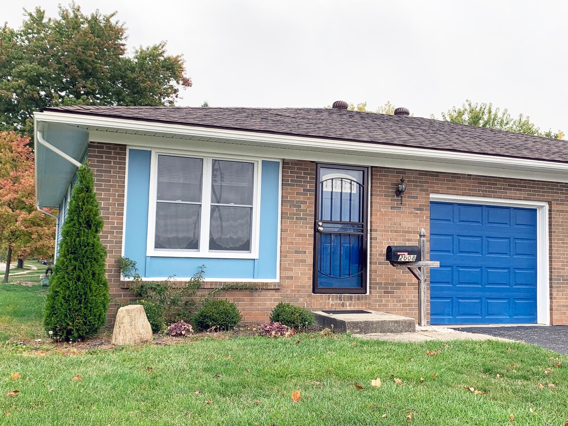 2008 Jewett Dr, Columbus, OH 43229 House Rental in Columbus, OH