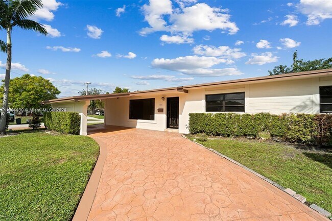 Building Photo - 9835 SW 76th St