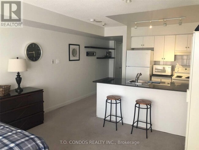 Photo du bâtiment - 210 Victoria St