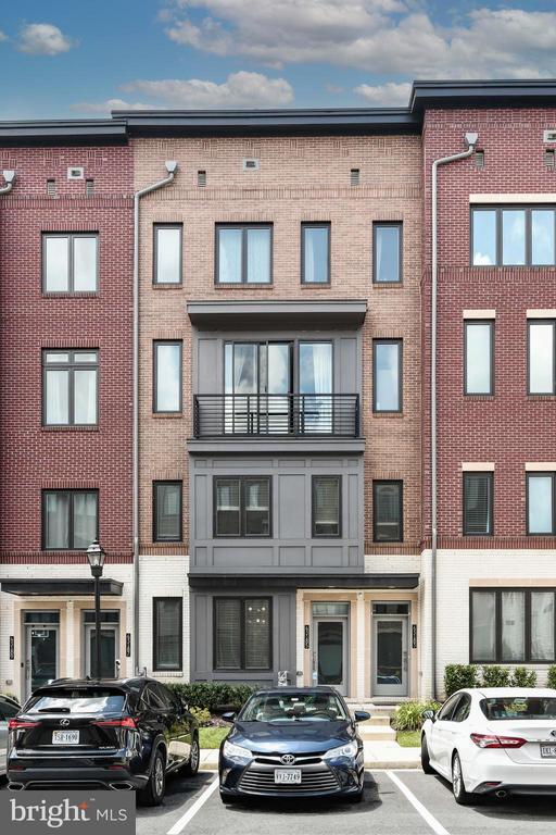Foto del edificio - 43185 Mongold Square