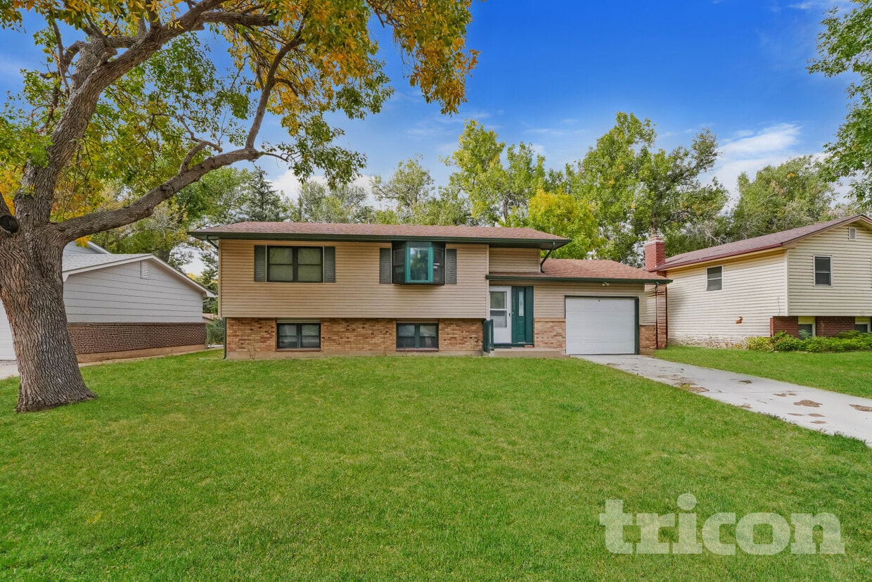 Primary Photo - 1006 De La Vista Pl