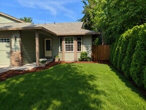 Building Photo - 3605 NE 141st Ave