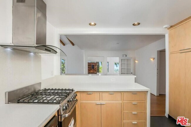 Foto del edificio - 2431 N Gower St