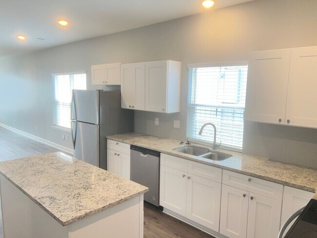 Foto del edificio - 3 Bed 3 Bath Home