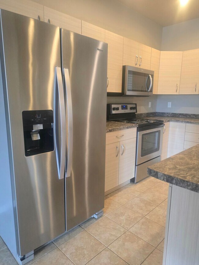 Foto del edificio - 1558 Poplar Dr