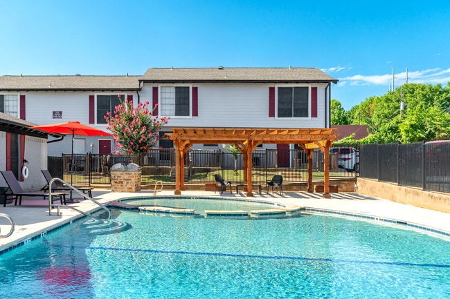 Building Photo - Flats at Brentwood