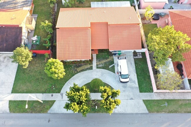 Foto del edificio - 9972 SW 4th St