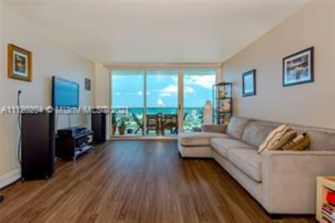 Foto principal - 650 West Ave