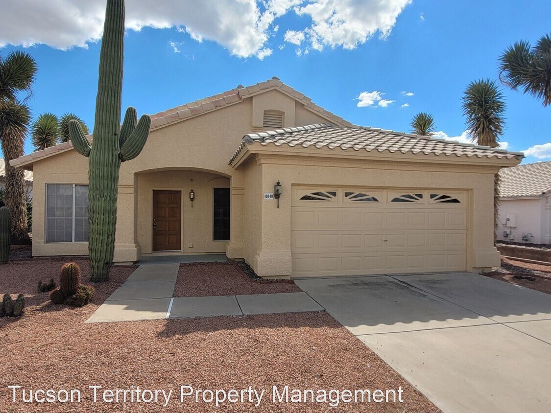 Primary Photo - 3 br, 2 bath House - 10040 E. English Wood...