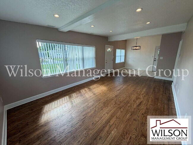 Foto del edificio - 4008 Montrose Ct