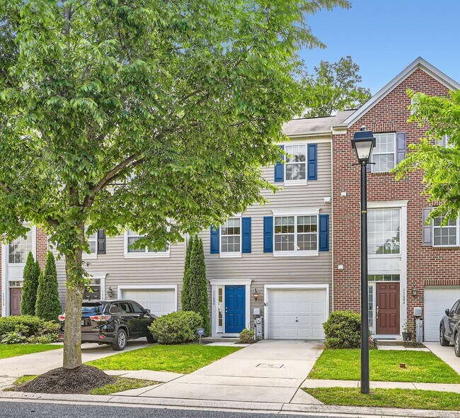 Foto del edificio - Spacious & Stylish 3BR/2.5BA TH in Frankli...