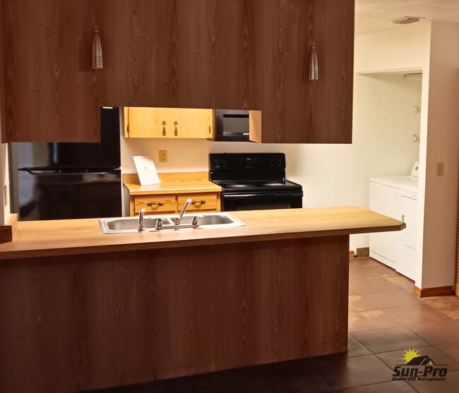 Foto del edificio - 1668 Spring Garden Ct
