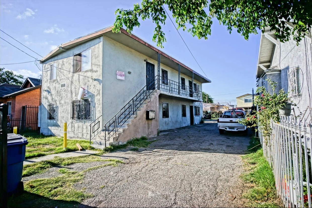 Primary Photo - 1623 E 33rd St