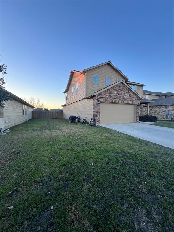 Building Photo - 102 Llano River Trail