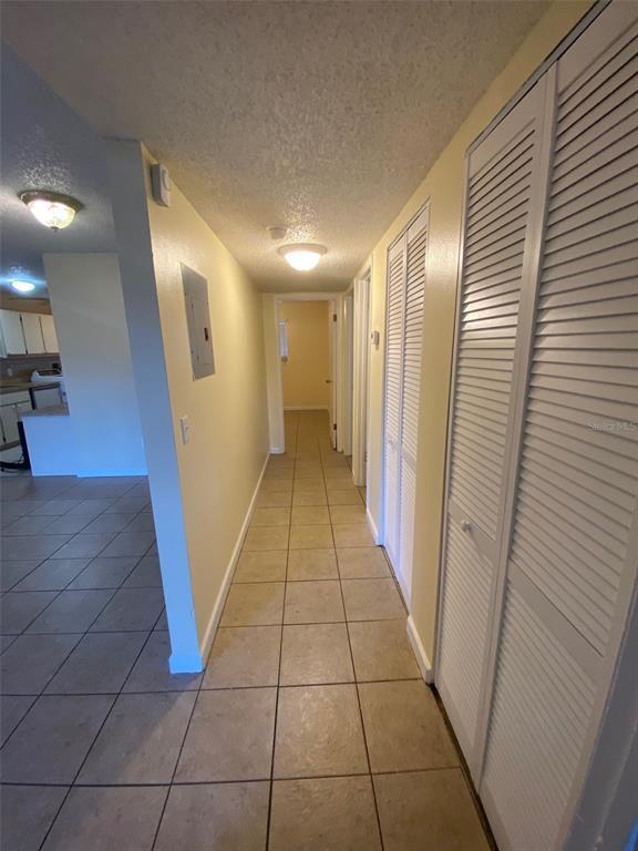 Building Photo - 701 W Rosewood Ln