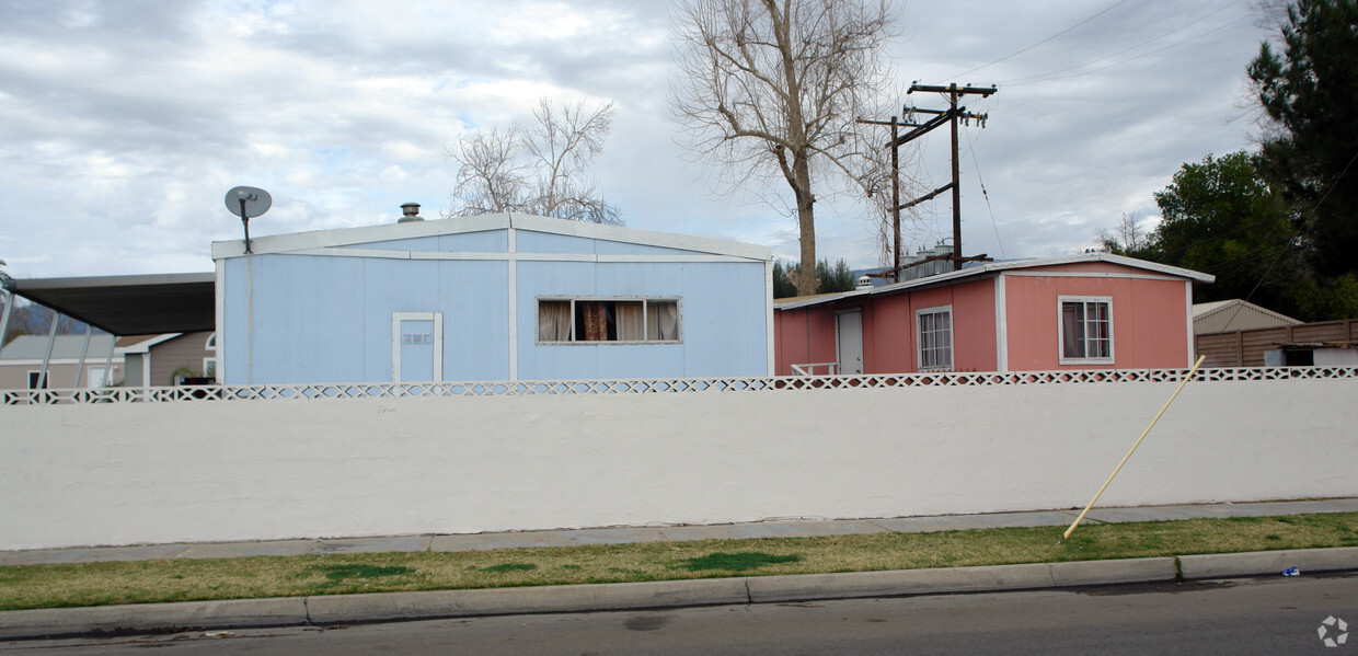 Foto del edificio - Highland Mobile Home Park