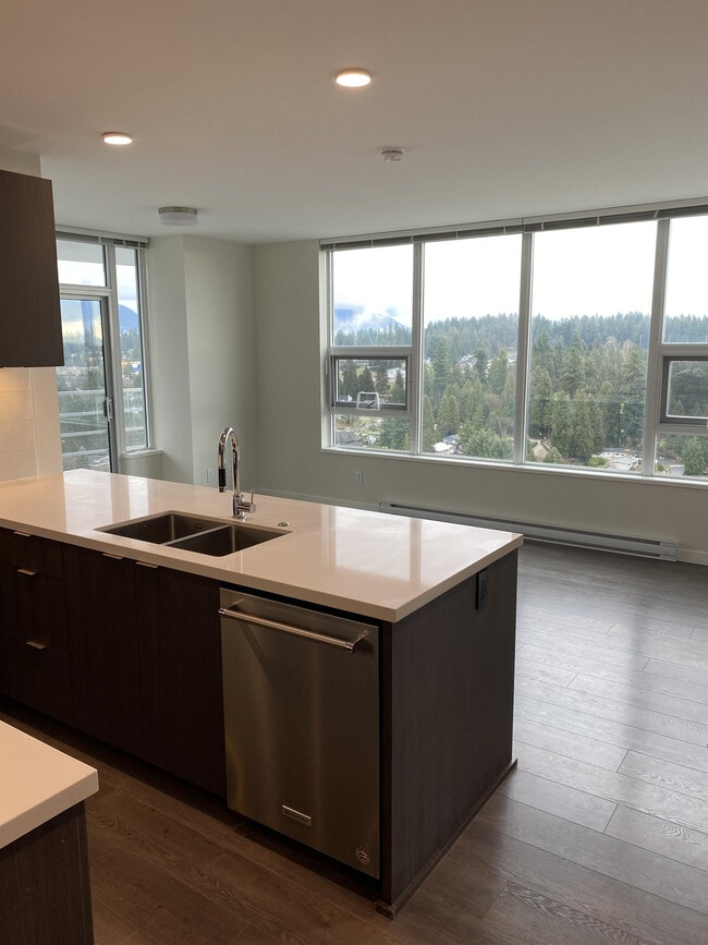 Photo du bâtiment - 530 Whiting Way