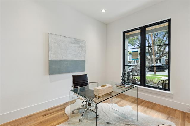 Foto del edificio - 6130 Belmont Ave