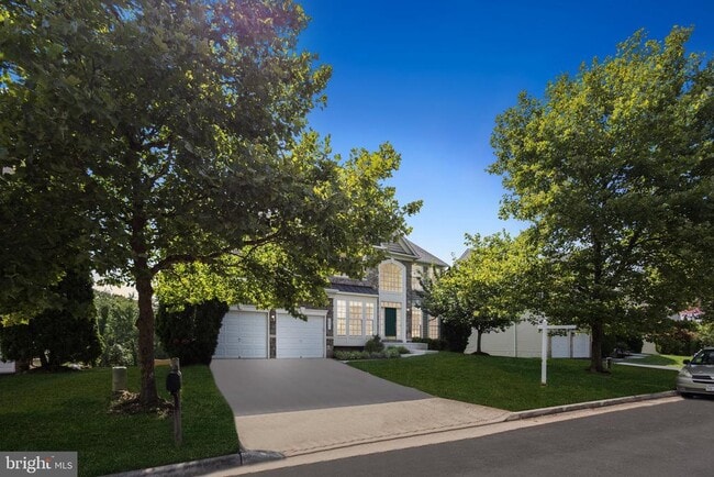 Building Photo - 44217 Navajo Dr