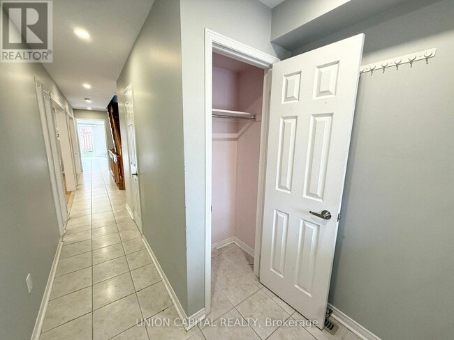 Building Photo - 92 Guinevere Rd