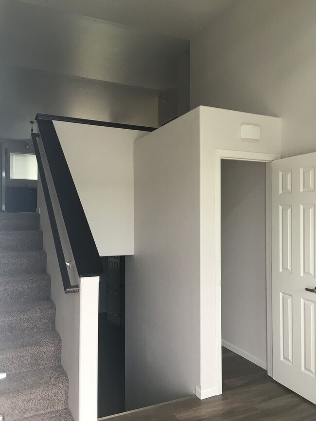 Foto del edificio - 3 Bed 2 Bath Twin Home