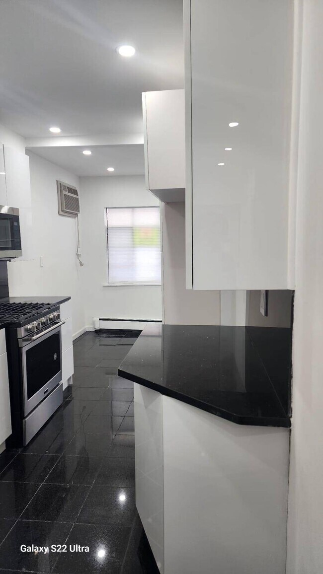 Foto del edificio - 4523 Avenue H