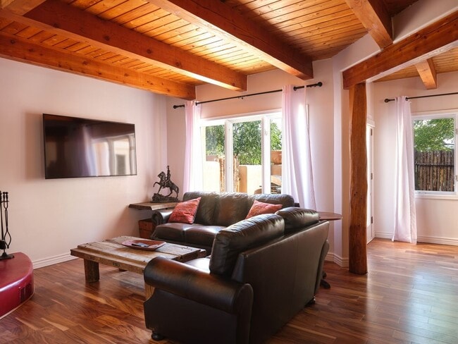 Building Photo - 501 Rio Grande Ave