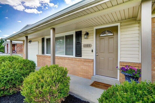 Foto del edificio - 1599 Yellowglen Dr