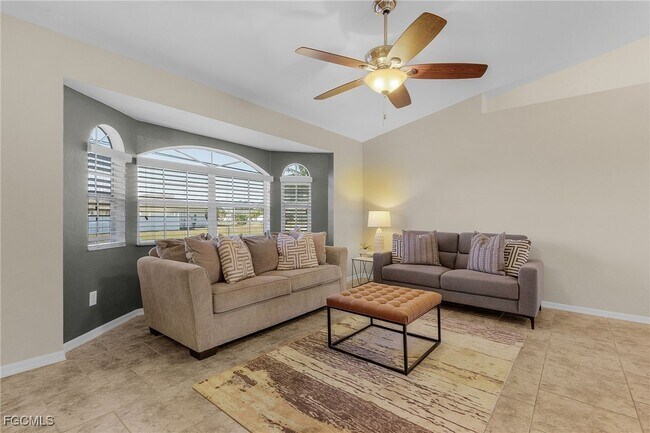 Building Photo - 1827 SW 6th Ave