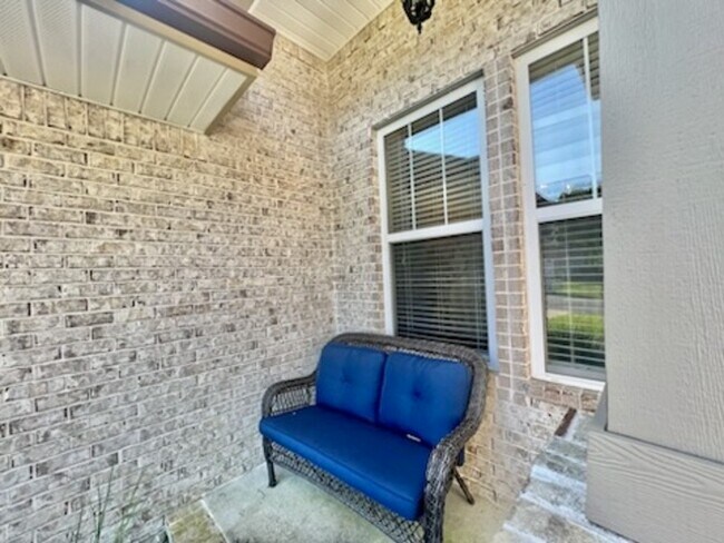 Building Photo - 509 Grand Ridge Dr